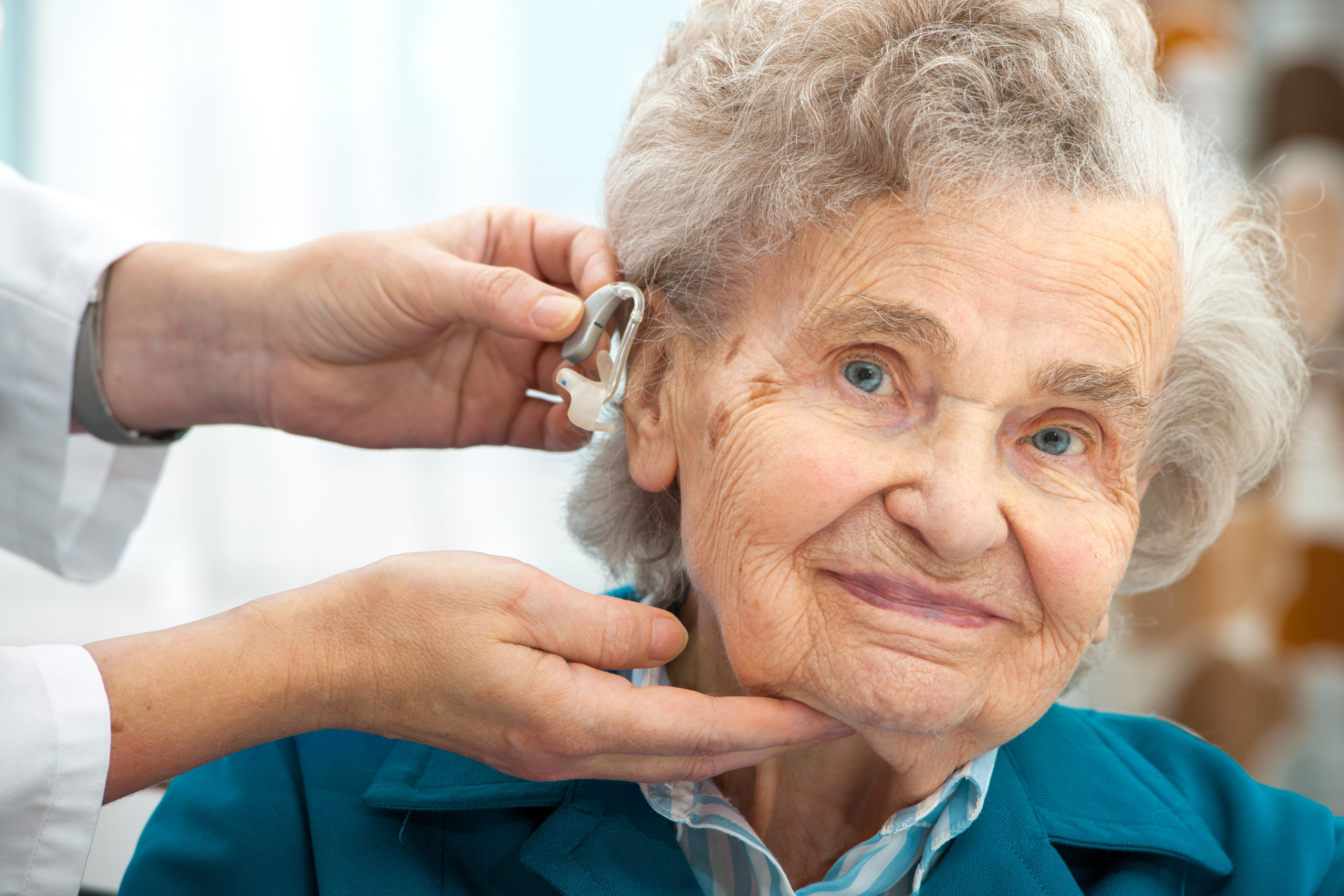 En portant des appareils auditifs, vous vivrez plus longtemps !